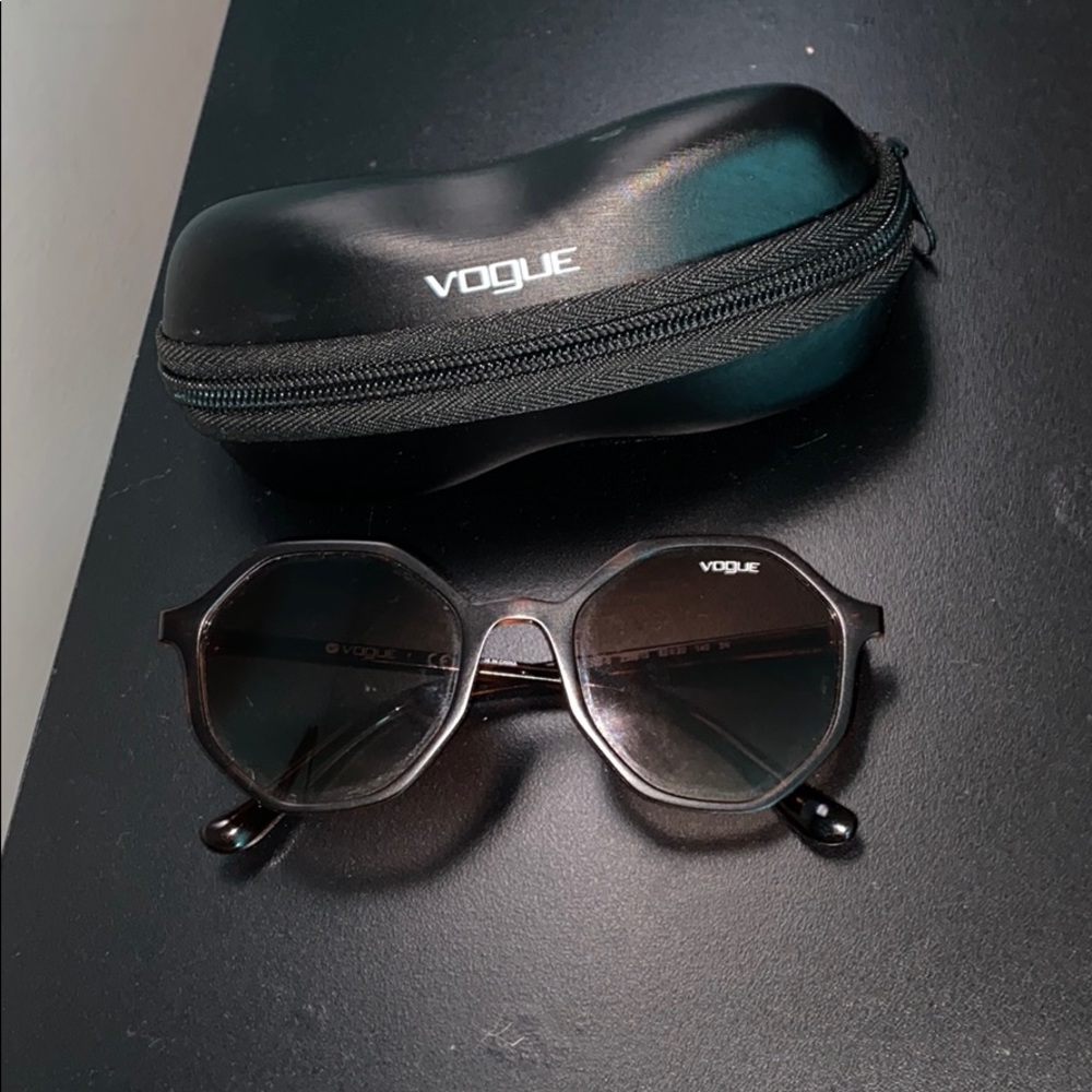 Vogue VO5222S sunglasses.